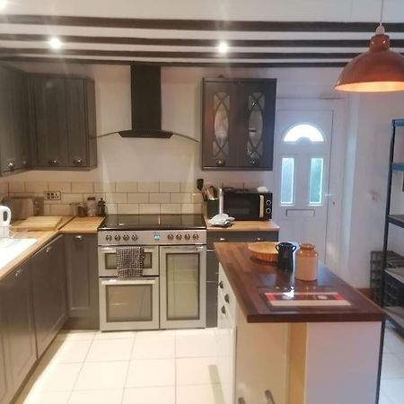 فيلا The Old Barn, Cosy Townhouse In ليومنستر المظهر الخارجي الصورة