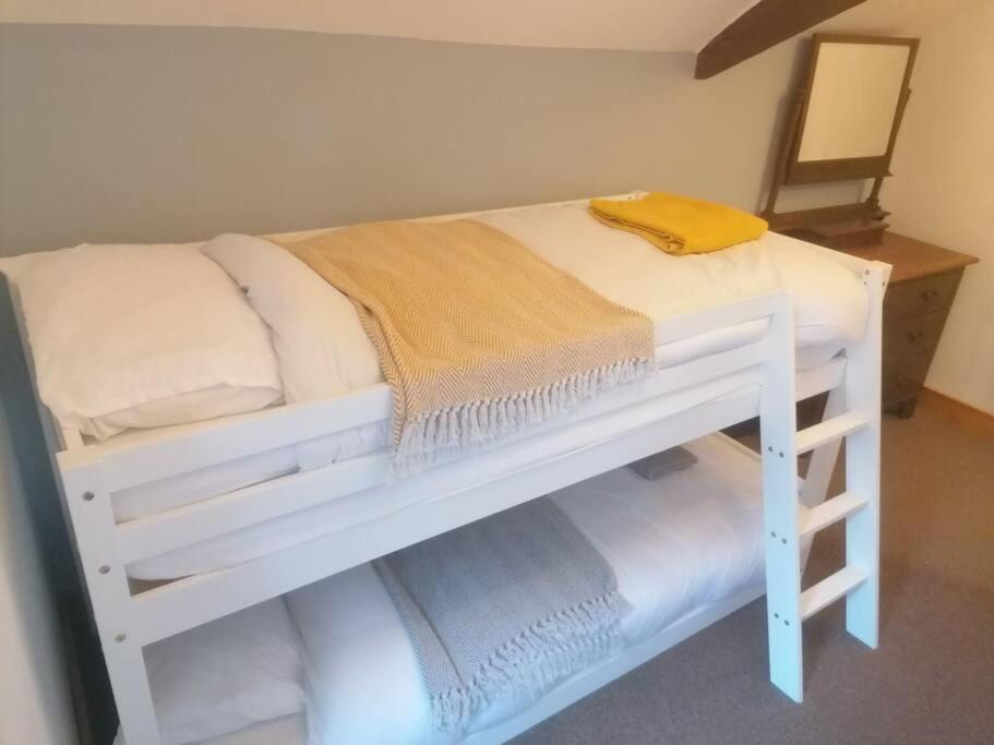 فيلا The Old Barn, Cosy Townhouse In ليومنستر المظهر الخارجي الصورة